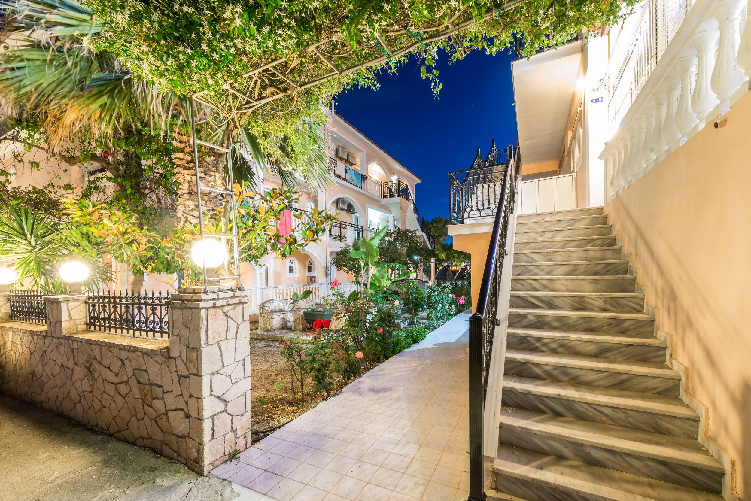 זקינטוס טאון Athina Apartments מראה חיצוני תמונה